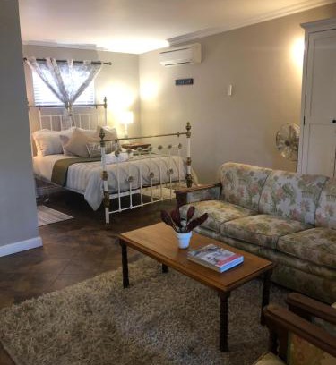Montagu Apartment | Relax at New Song: A 4-Star Spa Retreat With Hot Tub