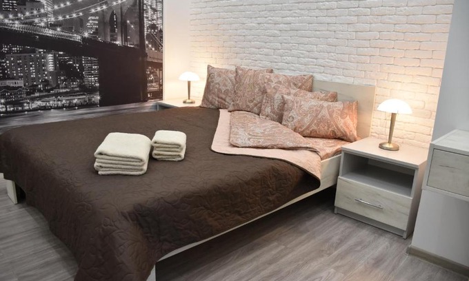 Prospekt Svobody Apartment | Modern Central Apartment: Guest Rated 10/10, Pet-Friendly Stay
