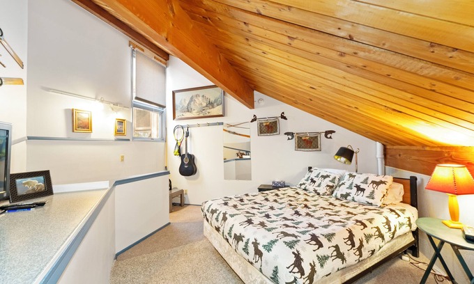 Whitefish Condo | New! Spruce Nest Cabin - Alpine Skiing | Community Pool and Hot Tub