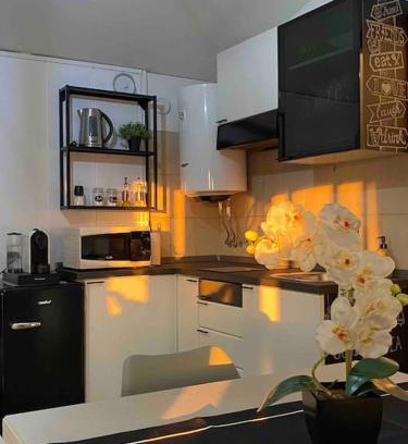 Oltrestazione Apartment | Modern Studio RHO FIERA-Legnano: Pet & Child Friendly Haven