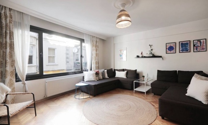 Asmali Mescit Apartment | Discover a 3BR Flat in the Heart of Istanbul