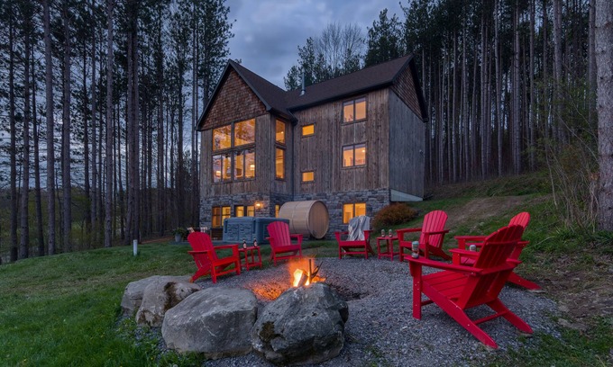 Ellicottville Ski Chalet | Experience a Cozy Chalet with Hot Tub & Slope Views