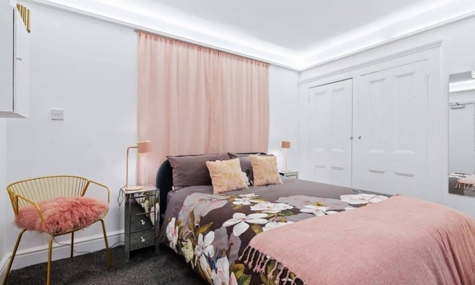 Belsize Apartment | Cozy New Suite 4: Family-Friendly with Breakfast & Kitchen