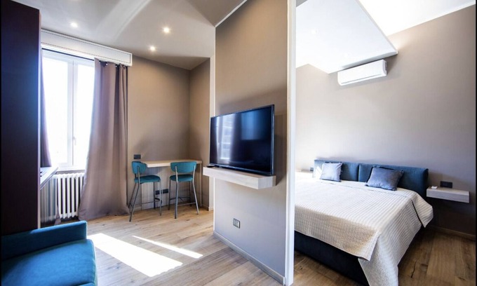 Porta Garibaldi Apartment | Modern Suite with Balcony in Milan’s Vibrant Moscova District