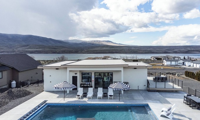 Desert Aire House | New! The 19th Hole at Desert Aire