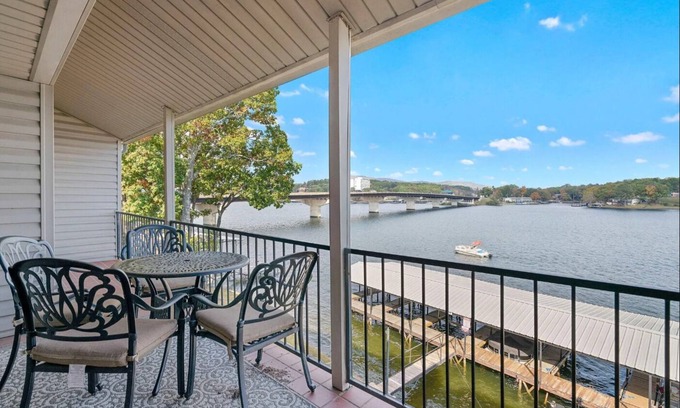 Rockwell Condo | Discover The Boaty Hole with Boat Slip & Ocean Views