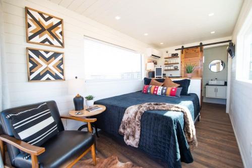 Alpine House | Unforgettable Stay at The Buffalo-Shipping Container in Alpine