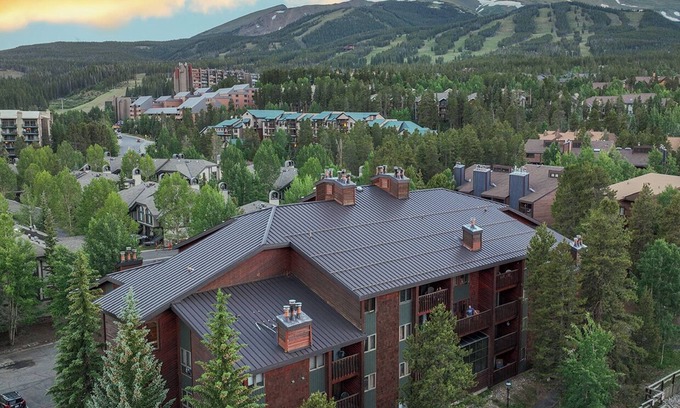 Four O'Clock Condo | Experience The Cimarron Suite: Ski, Spa & Downtown Bliss