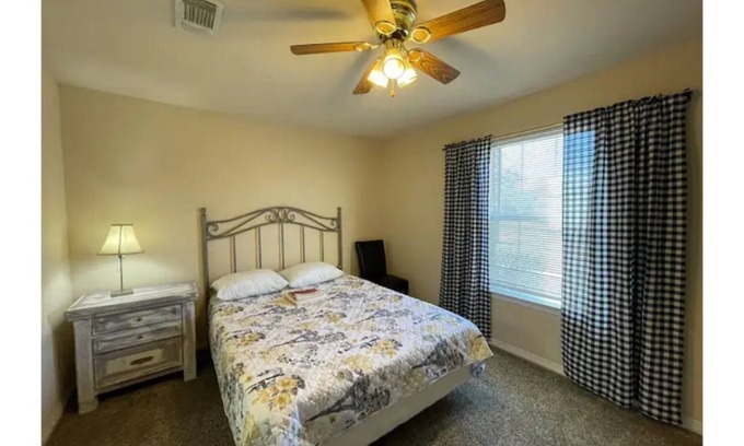 Denison House | Guest Rated 10/10: The Dainty Duplex with Kitchen Amenities