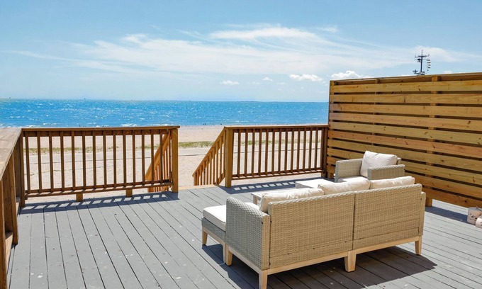 North Beach Apartment | NEW! The Salt & Sun Beachfront Studio
