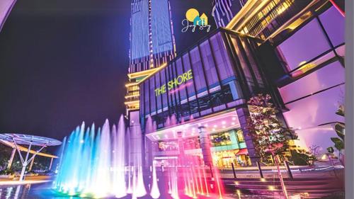 Bunga Paya Pantai Apartment | Experience TheShore: 4-Star RiverView Oasis with Pool
