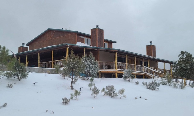 Timberon Condo | Experience Timberon Condo: 2 BR with Golf & Scenic Views
