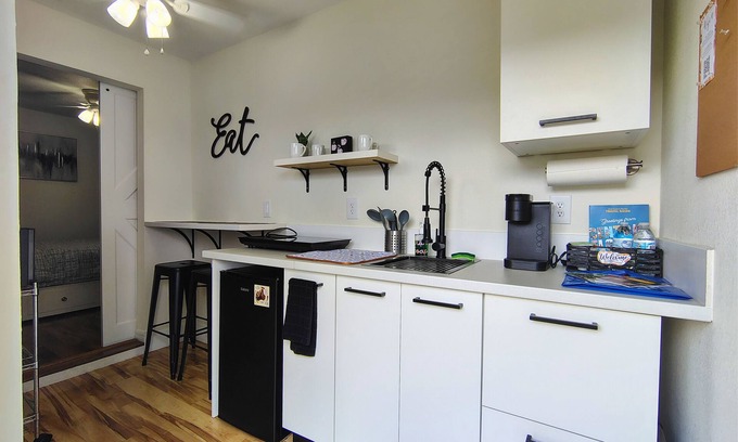 Bridgeford Crossing Apartment | Cozy Tiny Studio with Kitchen Near Theme Parks