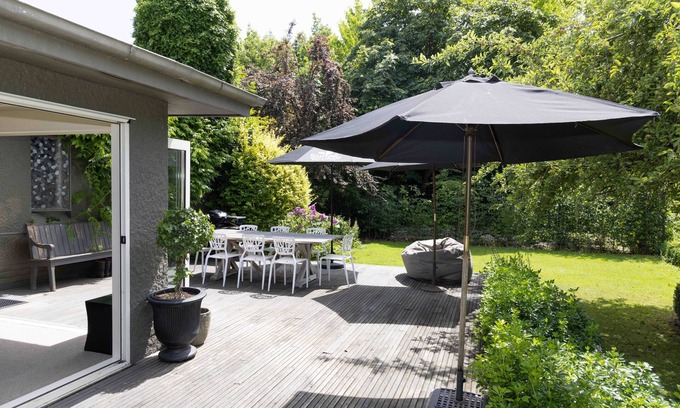 Alexandra Cottage | Experience The Orchard Garden Cottage: Pet-Friendly Oasis