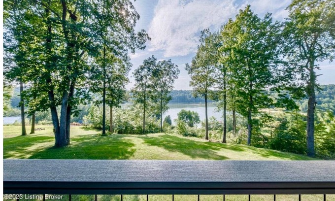 Westview House | Inviting 3-Bedroom Lake Home with Pool in Westview, KY