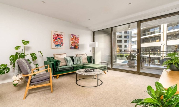 Barton Apartment | Modern Apartment Steps from Parliamentary Triangle