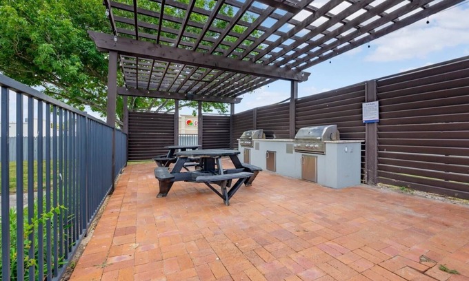 South Side Apartment | New to Vrbo New to Vrbo Sleepover Wonderful 1BD/1BA + Gym - Corpus Christi