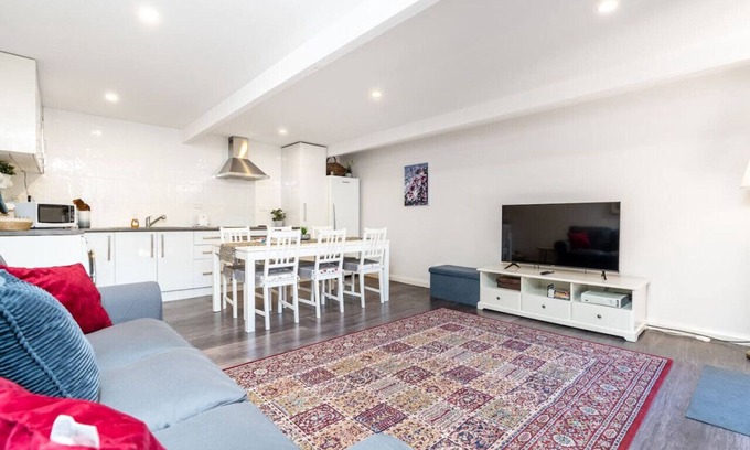 Garran Apartment | Serene 1BR Retreat Close to Canberra Hospital