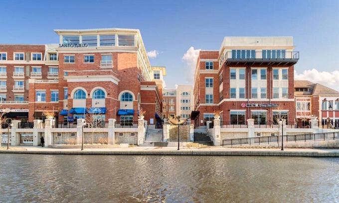 Naperville House | Exceptional New Townhome Near Downtown with King Bed