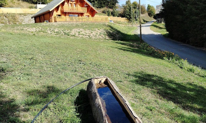 Jarrier Ski Chalet | Traditional Chalet Retreat at the Foot of the Alps - 10/10 Rated