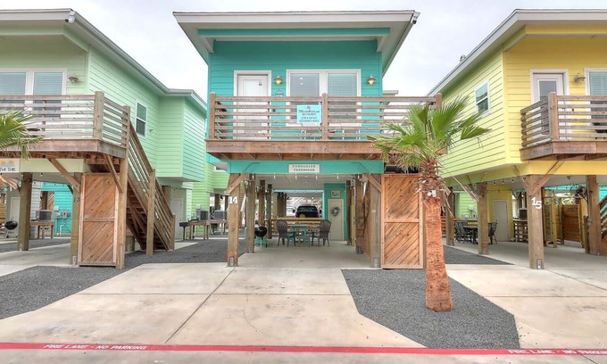 Port Aransas House | Experience New Turquoise Treehouse Bungalow with Oceanfront Views