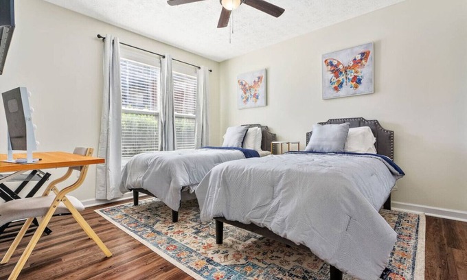 Auburn Apartment | New Twin Bedroom (2 Twin Beds) inside a 4 BR Condo/New AU Oasis 2 Mins to Downtown & Stadium
