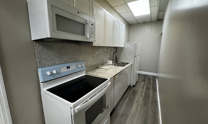 Glen Iris Apartment | Comfortable Two-Bedroom Stay in Family-Friendly Unit 11