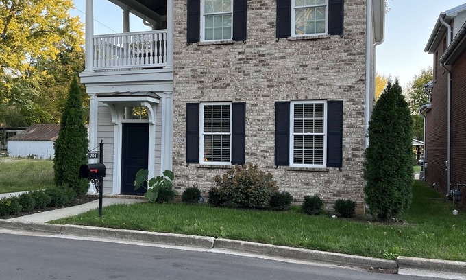 Murfreesboro House | Pet-Friendly Retreat with Decks & Patio Near Downtown