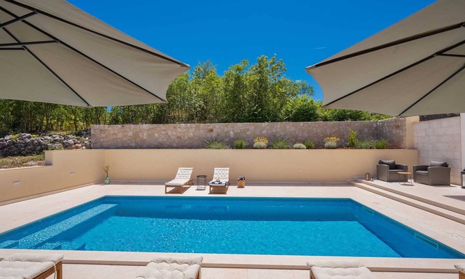 Sestanovac Villa | New! Unique Villa Pietra with heated Pool