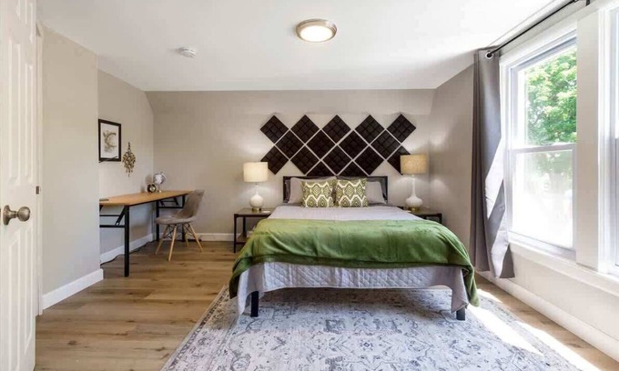 Mount Clemens Apartment | Modern 1BR Upper Flat Steps from Downtown Mt. Clemens