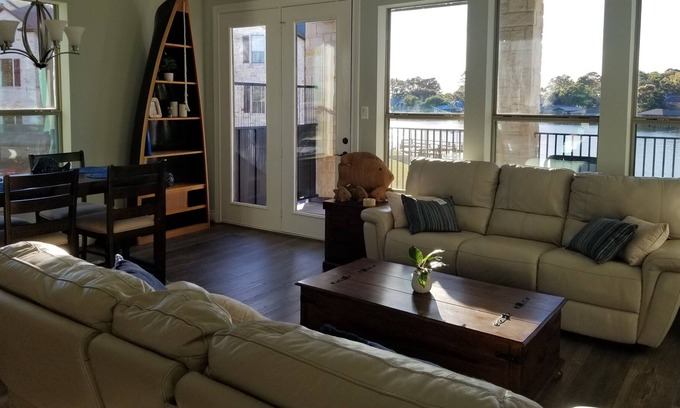 Onalaska Condo | NEW! UPSCALE WATERFRONT Condo on Lake Livingston