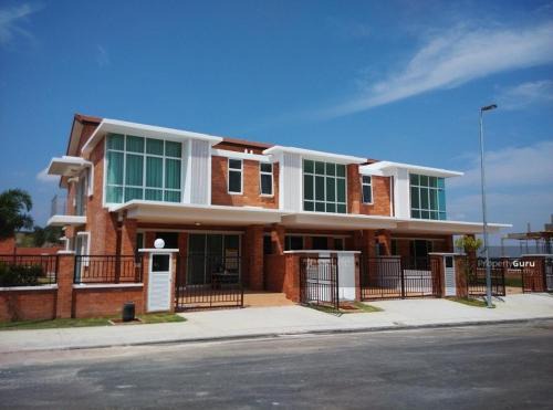 Kajang House | Ideal Double Storey Home for Your Family Vacation