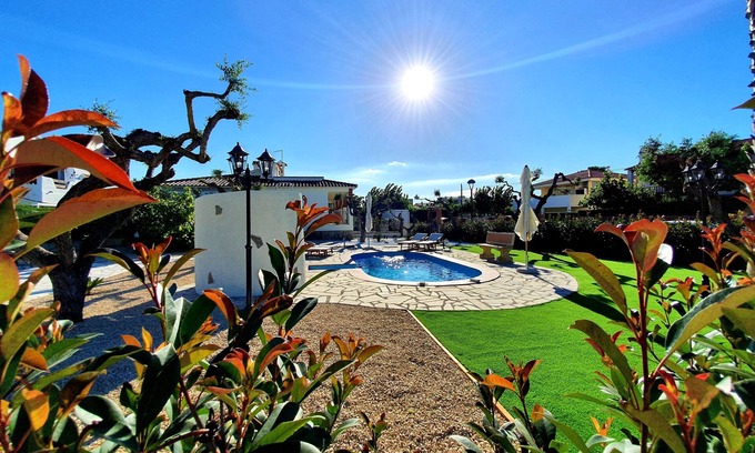 Cambrils Villa | Beachside Getaway with Private Pool & 10/10 Guest Rating