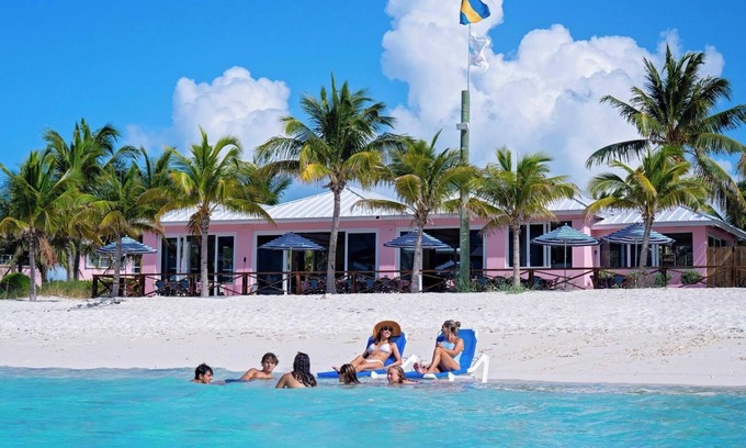 Treasure Cay Resort | Ideal Oceanfront Retreat with Pool & Spa - 10/10 Rated