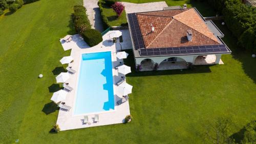 Bardolino Villa | Experience Villa Tosca: Oceanfront Bliss and Family-Friendly
