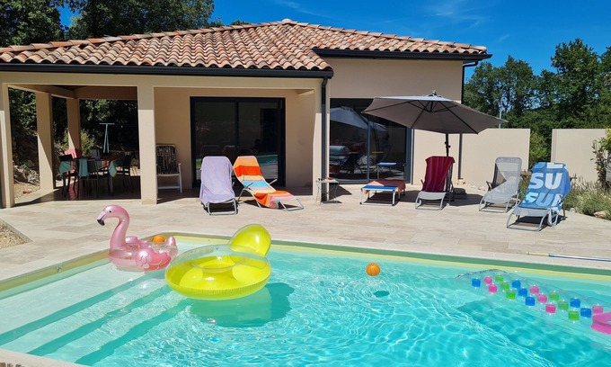 Barjac Villa | Modern Villa with Private Pool and Ocean View in Barjac