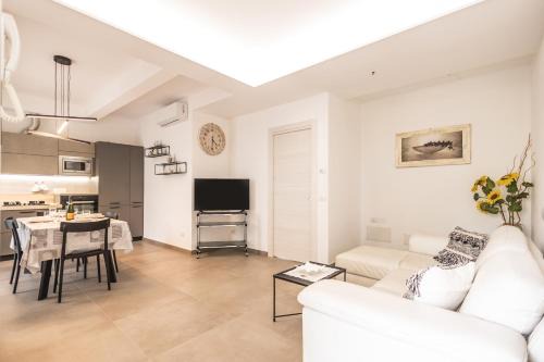 Rivazzurra Apartment | Modern Apartment Steps from the Beach, Family-Friendly