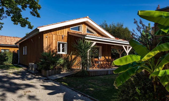 Hourtin House | Perfect Getaway: New Wood House with Pool & Ocean Views