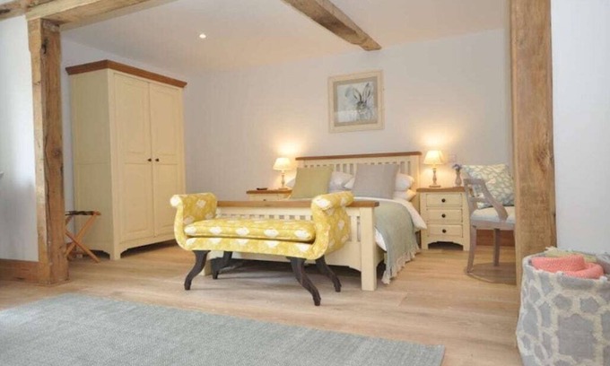 Chipping Campden Cottage | Cozy Cottage for Two at Mickleton Hills Farm - 10/10 Rated