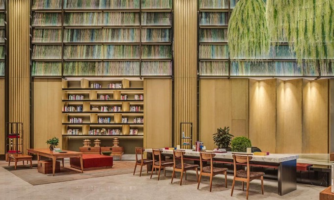 Guangyang District Hotel | Elegant New World Langfang Hotel with Hot Tub & Dining