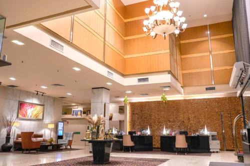Bintulu Hotel | Explore New World Suites: 4-Star Stay with Breakfast & Access