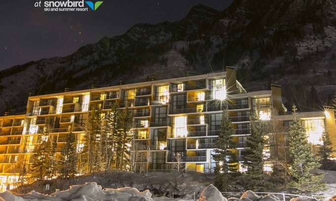 Salt Lake Mountain Resorts Cabin | Celebrate New Year's at Iron Blosam Lodge, Snowbird