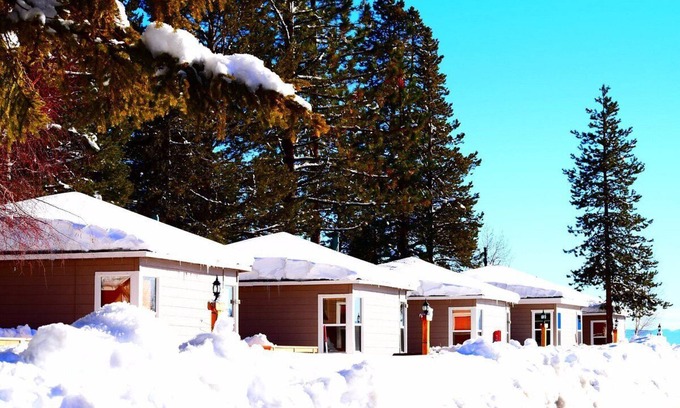 Tahoe Vista Cottage | Celebrate New Year's at the Classic Tahoe Resort by the Lake