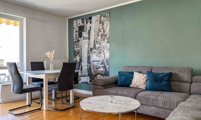 Vorderer Westen Apartment | Central New York-Style Retreat Near Wilhelmshöhe Station