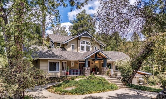 Coarsegold House | Ideal Yosemite Family Retreat with Game Room & Pond Fun!