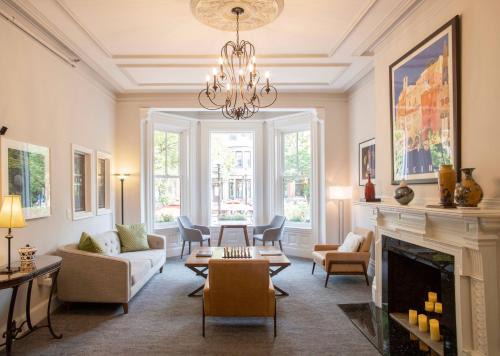 Back Bay Hotel | Discover Newbury Guest House: Highly Rated and Accessible Stay