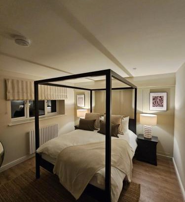 Barrow Gurney Apartment | Top-Rated Newditch Farm Accommodation for Family Stays