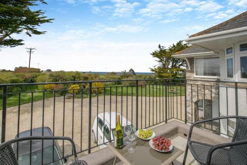 St Merryn Apartment | Pet and Child Friendly Retreat at Newland - Rated 9/10