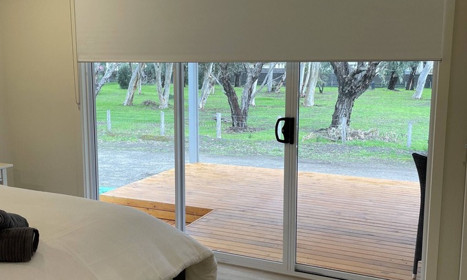 Encounter Bay Apartment | Relax at Newland View: Oceanfront Bliss Near Encounter Lakes