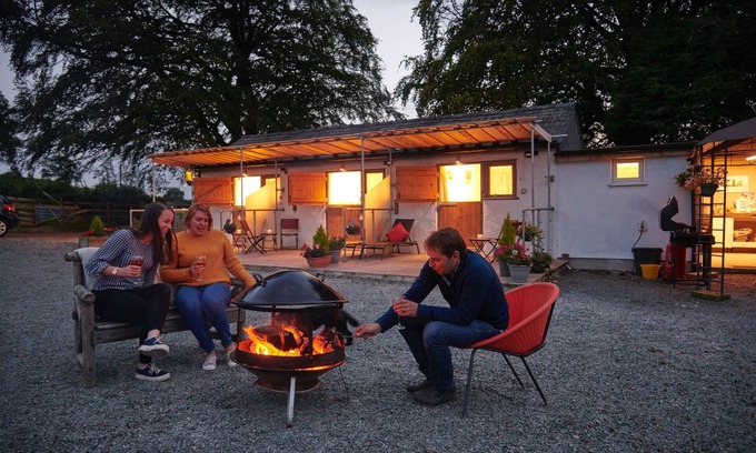 Natland House | Newlands Farm Stables: Perfect Group Retreat for Families